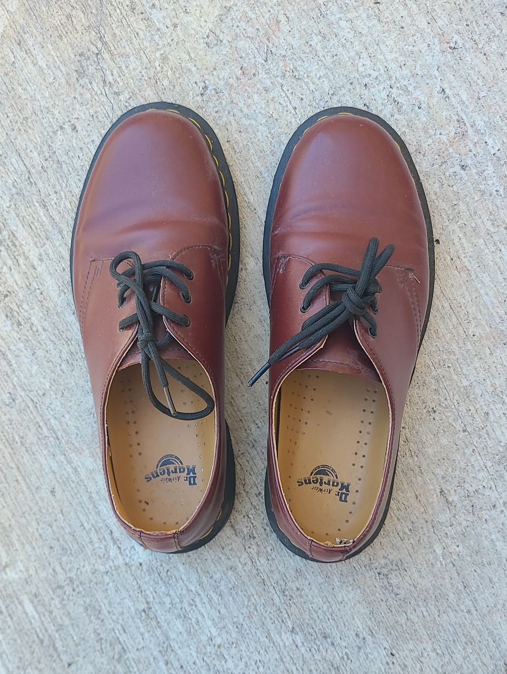 Dr. Martens Cherry Red Oxford Smooth Leather Shoes Size 8 Men's Preppy Classic - Picture 2 of 7